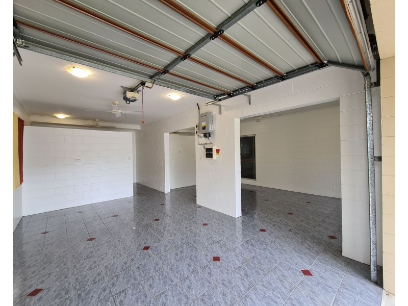 18 Upward Street, Cairns North QLD 4870