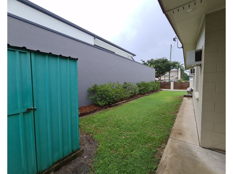 18 Upward Street, Cairns North QLD 4870