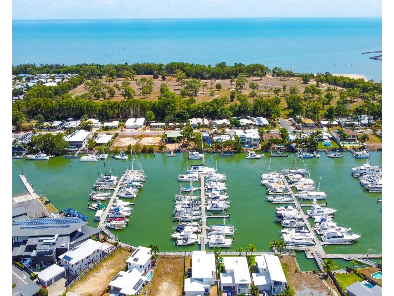 42 Harbour Drive, Trinity Park QLD 4879