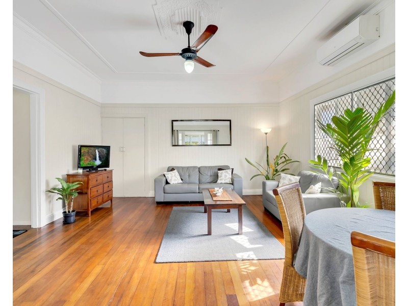 42 Lily Street, Cairns North QLD 4870