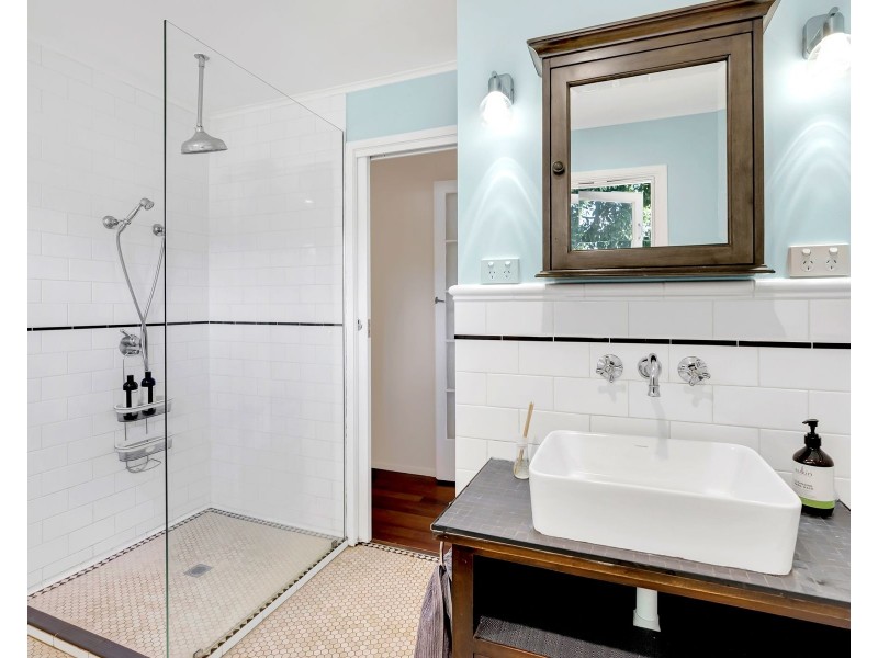 42 Lily Street, Cairns North QLD 4870