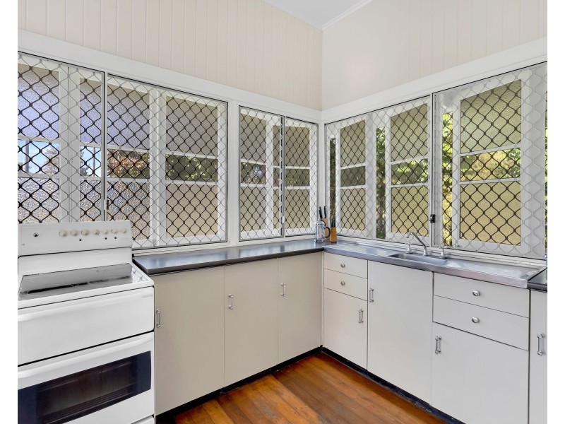 42 Lily Street, Cairns North QLD 4870
