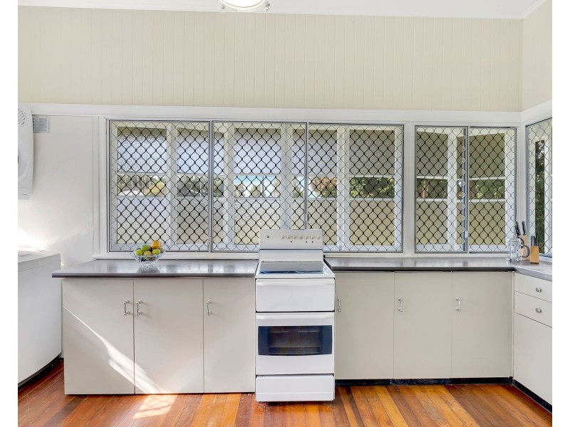 42 Lily Street, Cairns North QLD 4870