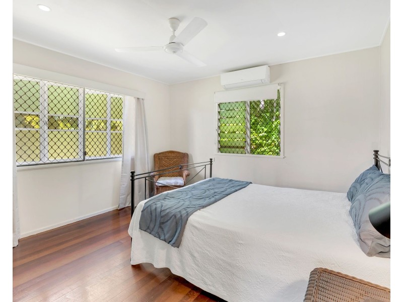 42 Lily Street, Cairns North QLD 4870