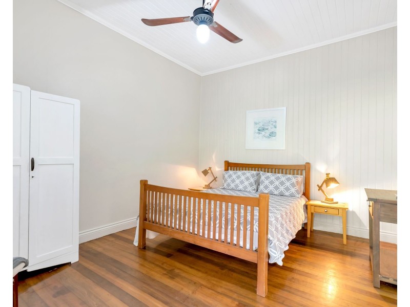 42 Lily Street, Cairns North QLD 4870