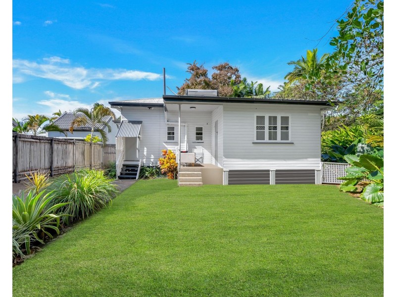 42 Lily Street, Cairns North QLD 4870