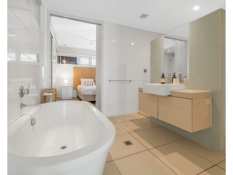 23/199-201 Lake Street, Cairns City QLD 4870