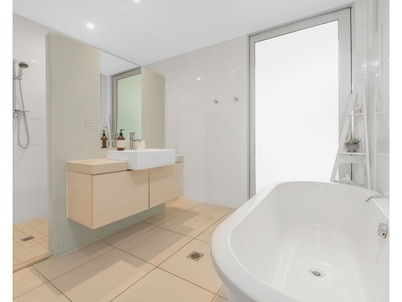 23/199-201 Lake Street, Cairns City QLD 4870