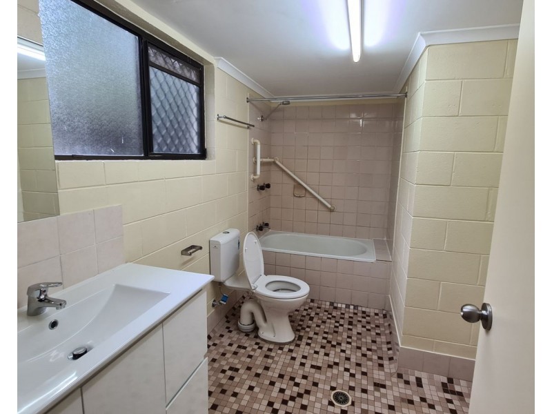 5/215 McLeod Street, Cairns North QLD 4870