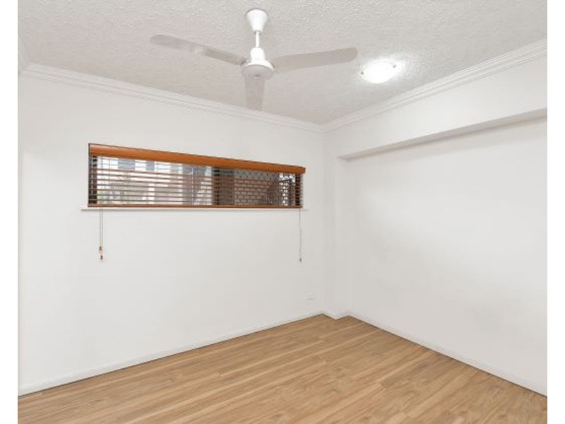 120/2-8 Rigg Street, Woree QLD 4868
