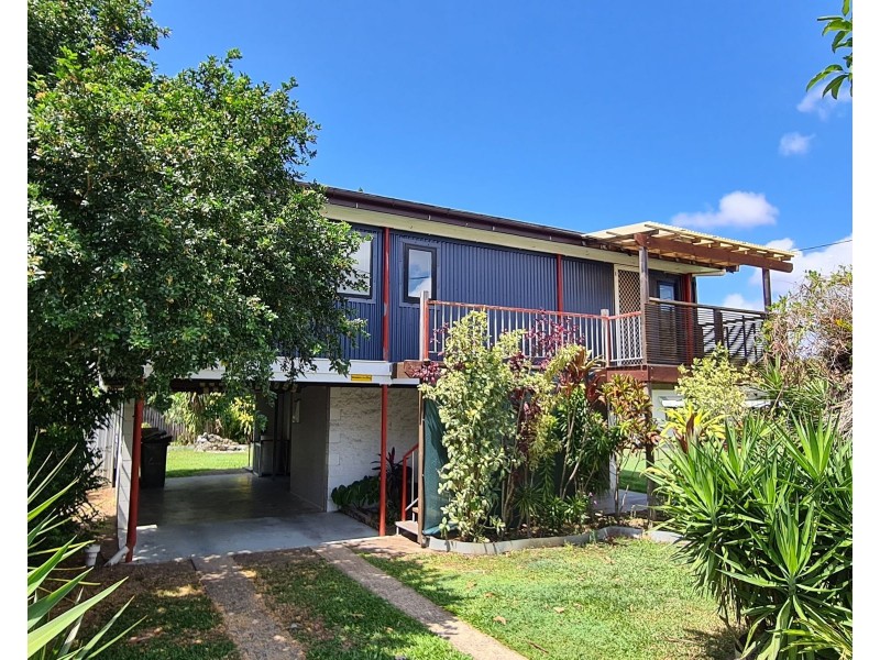 4 Elmire Close, Westcourt QLD 4870