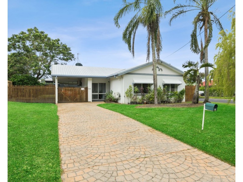13 Cassandra Close, Mooroobool QLD 4870