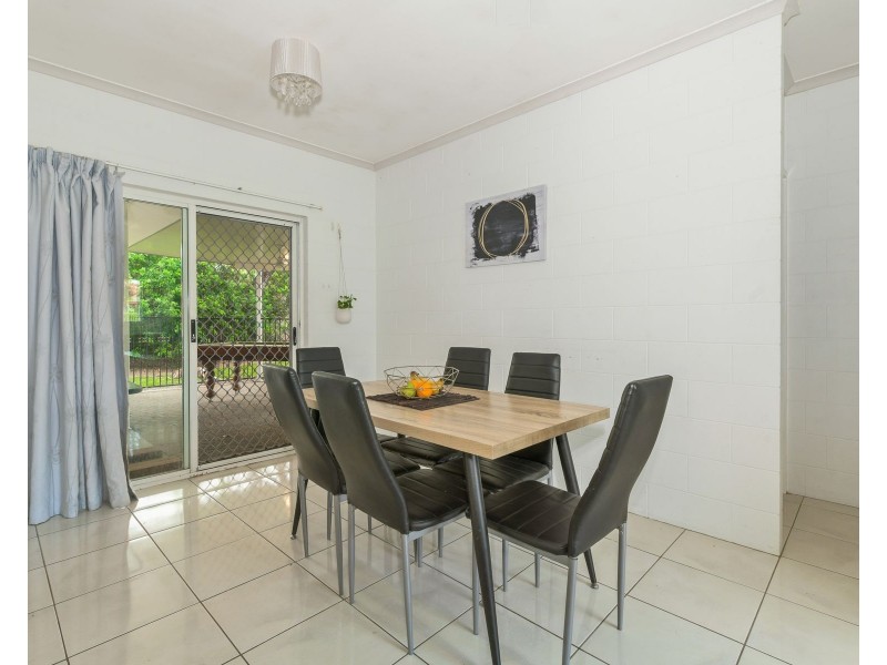 13 Cassandra Close, Mooroobool QLD 4870