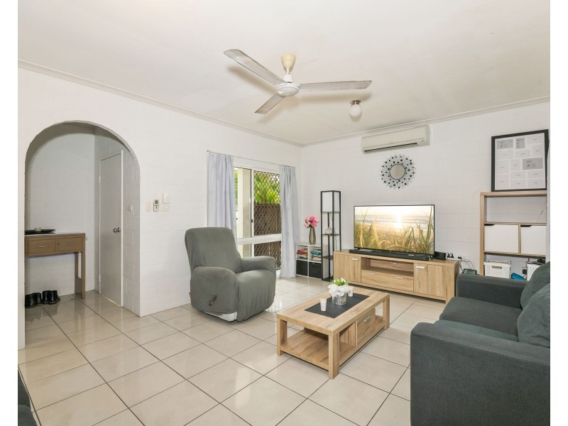13 Cassandra Close, Mooroobool QLD 4870