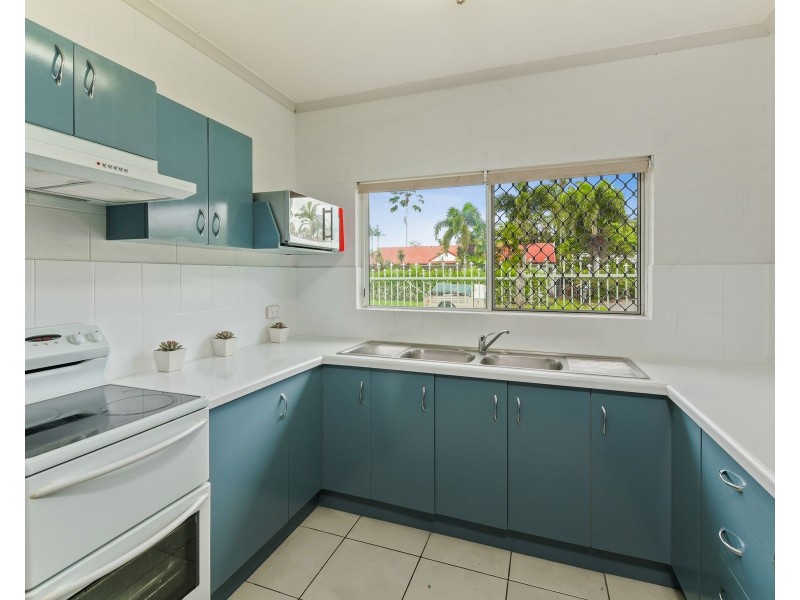 13 Cassandra Close, Mooroobool QLD 4870