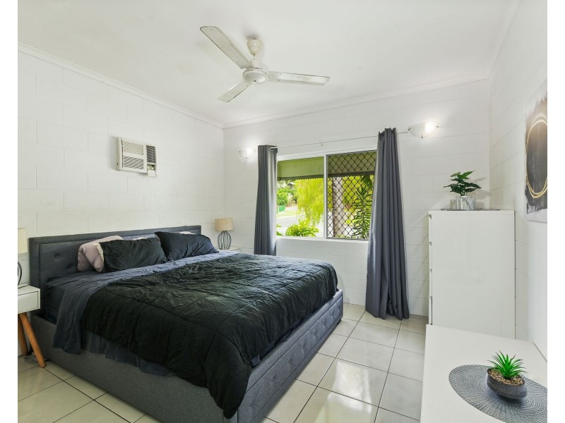 13 Cassandra Close, Mooroobool QLD 4870