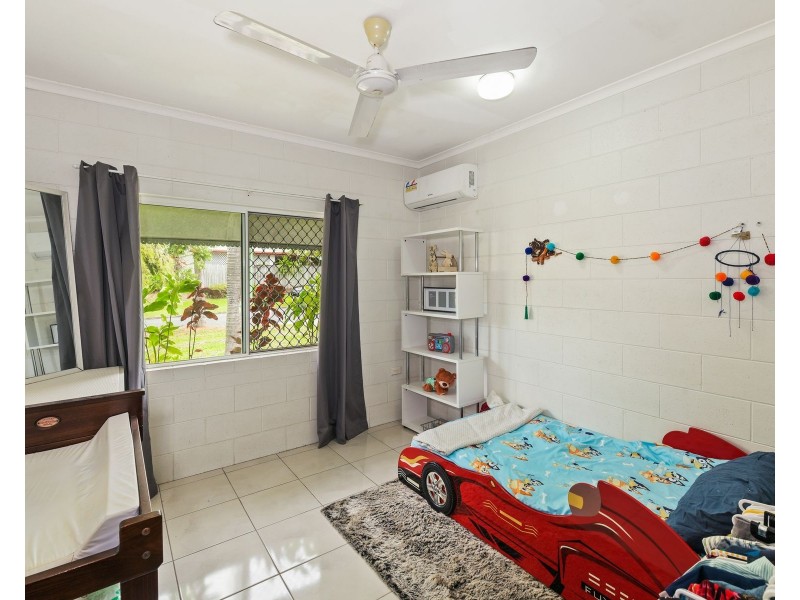 13 Cassandra Close, Mooroobool QLD 4870