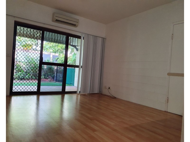 1/21-25 Cedar Close, Palm Cove QLD 4879