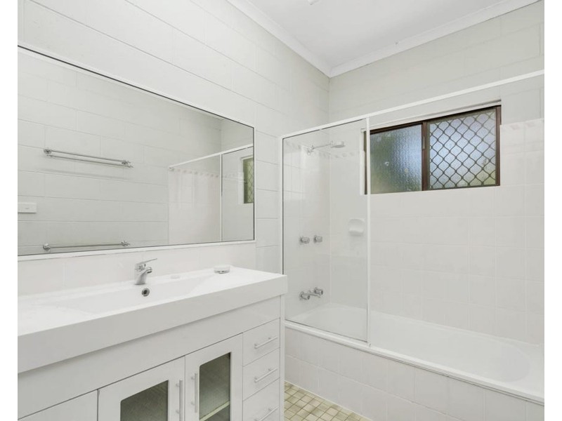 13 Denver Street, White Rock QLD 4868