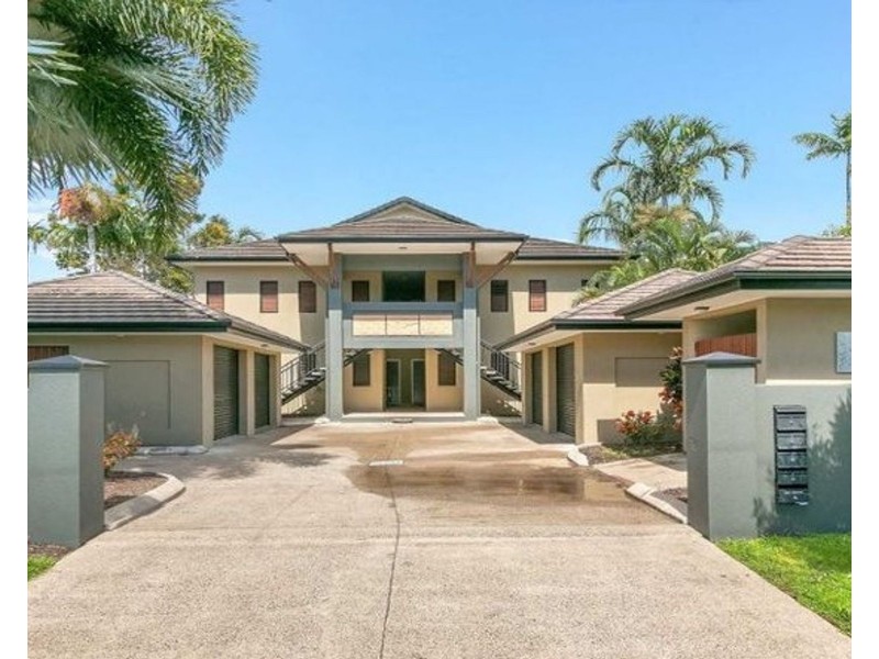 83 Hayward Street, Mooroobool QLD 4870