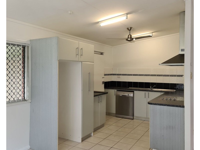 340 Fearnley Street, Manunda QLD 4870