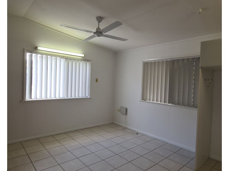 340 Fearnley Street, Manunda QLD 4870
