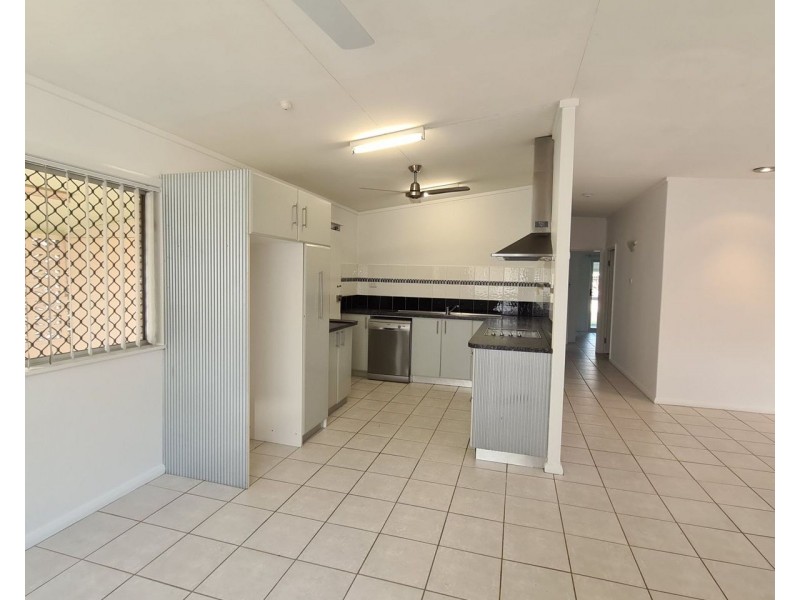 340 Fearnley Street, Manunda QLD 4870