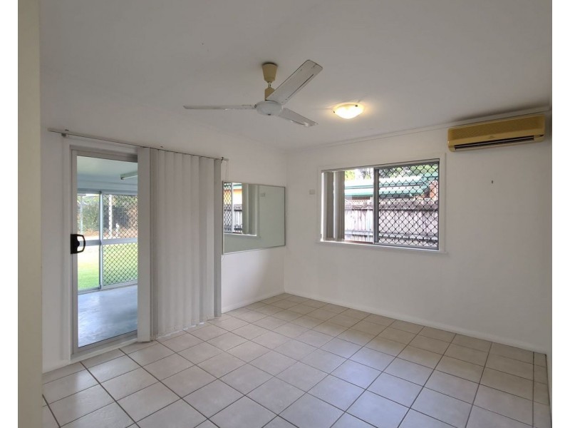 340 Fearnley Street, Manunda QLD 4870