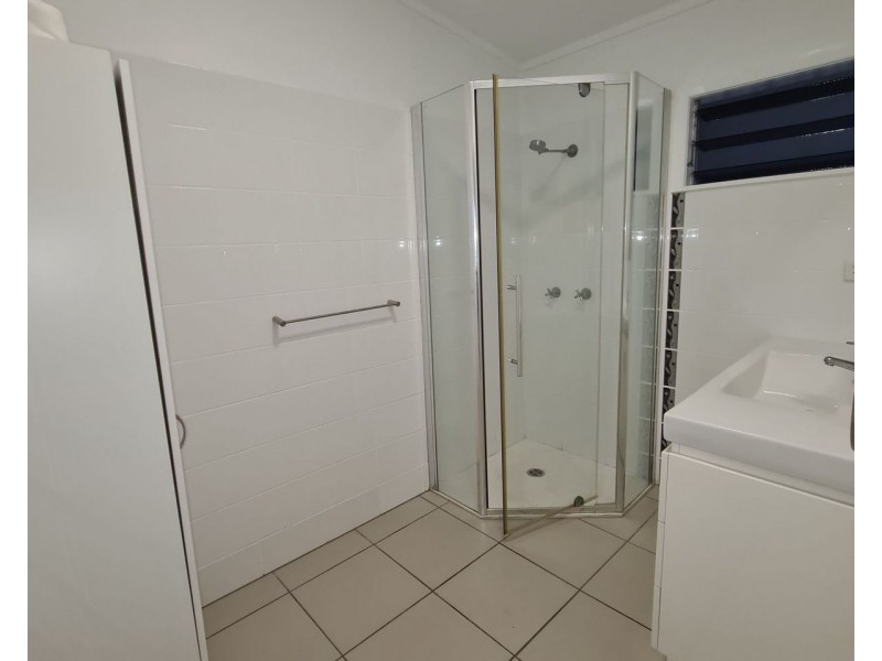 340 Fearnley Street, Manunda QLD 4870