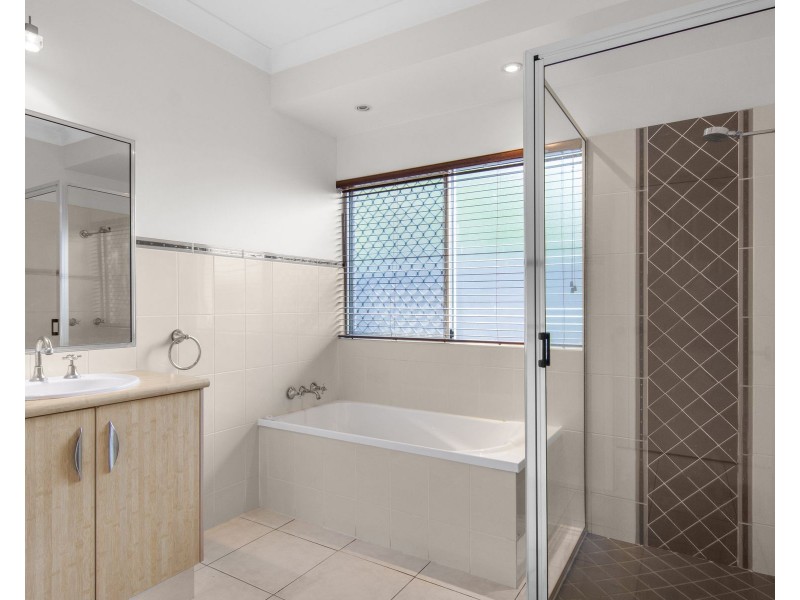 21 Chesterfield Close, Brinsmead QLD 4870