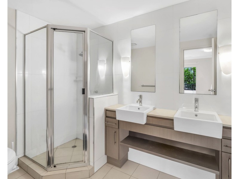 1304/12-21 Gregory Street, Westcourt QLD 4870