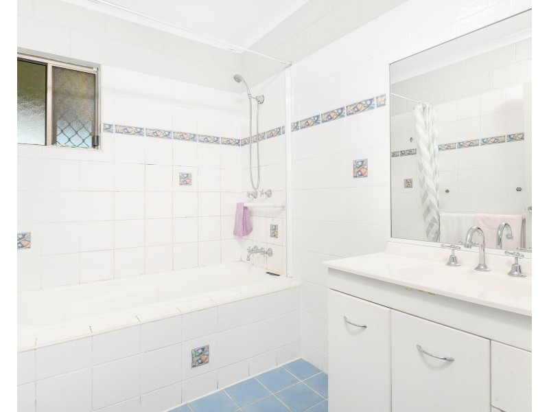 40 Anderson Road, Woree QLD 4868