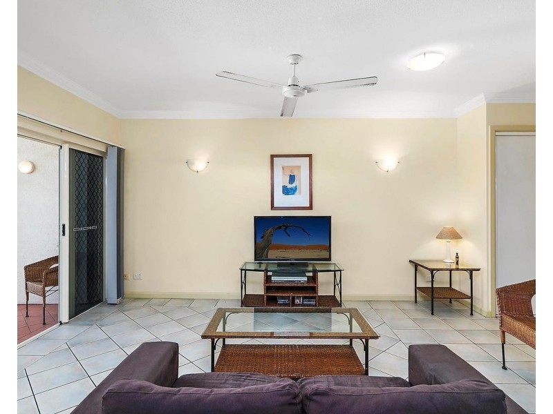 2/5 Lily Street, Cairns North QLD 4870