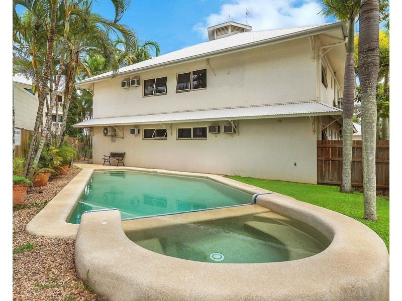 2/5 Lily Street, Cairns North QLD 4870
