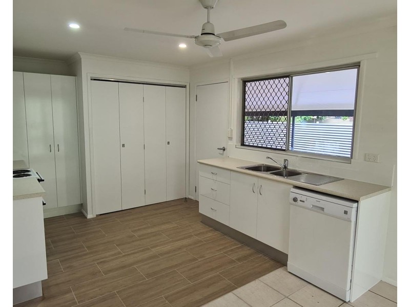 449 McCoombe Street, Mooroobool QLD 4870