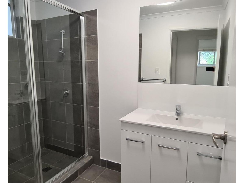 449 McCoombe Street, Mooroobool QLD 4870