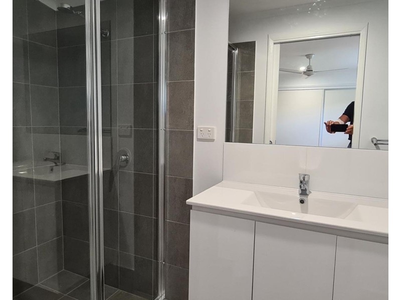 449 McCoombe Street, Mooroobool QLD 4870