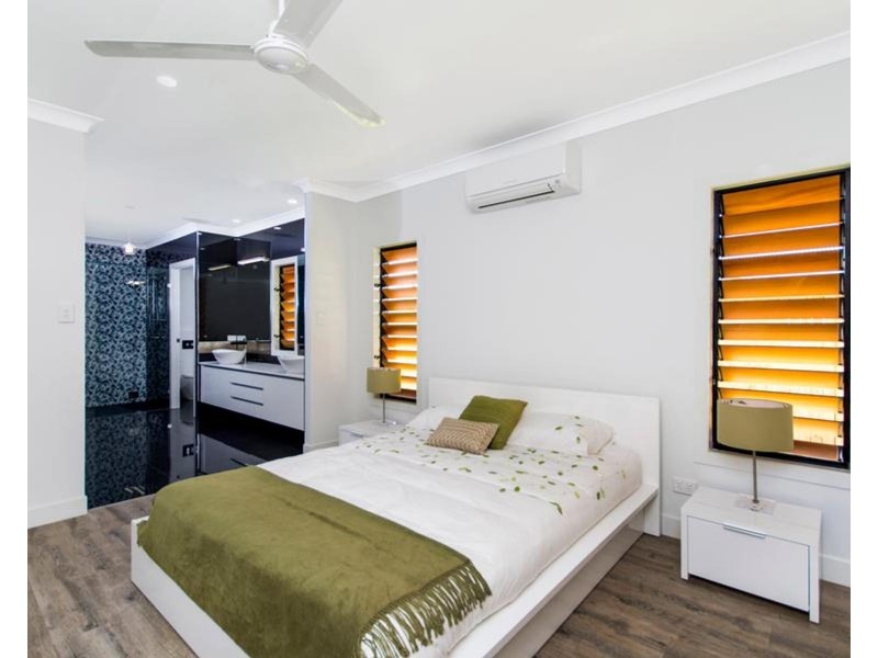 5 Whipbird, Smithfield QLD 4878