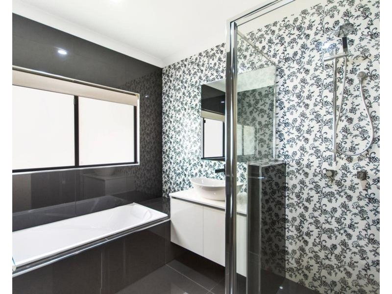 5 Whipbird, Smithfield QLD 4878