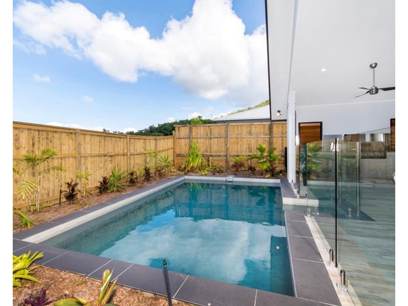 5 Whipbird, Smithfield QLD 4878