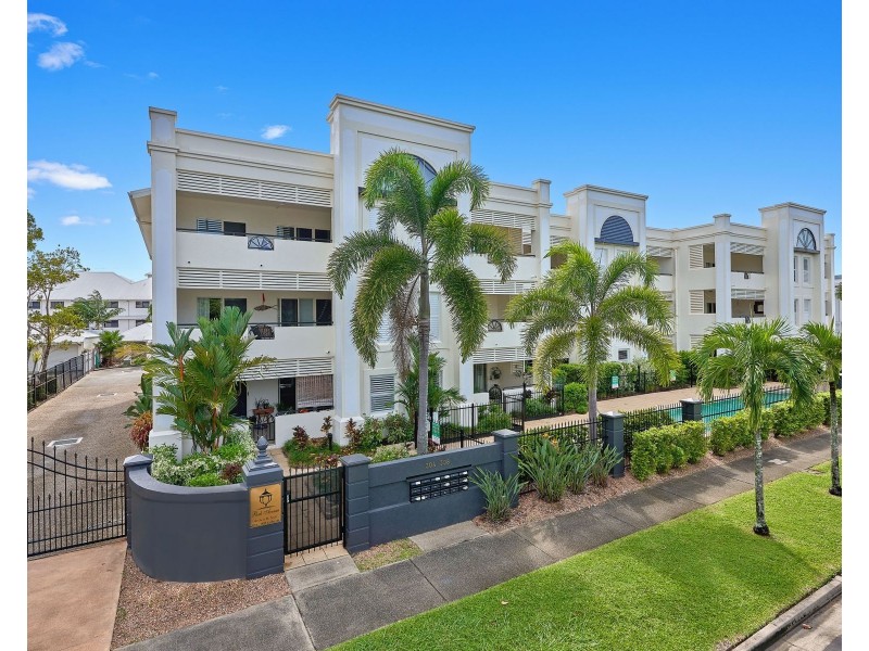 2/304-308 Lake Street, Cairns North QLD 4870