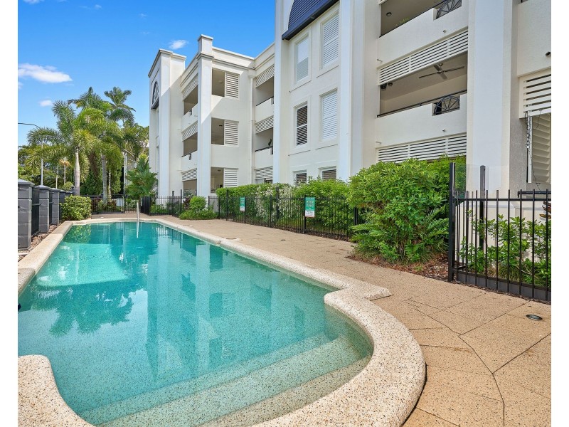 2/304-308 Lake Street, Cairns North QLD 4870