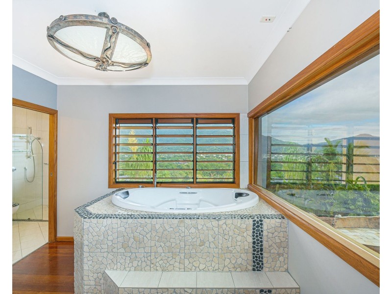 37 View Street, Brinsmead QLD 4870