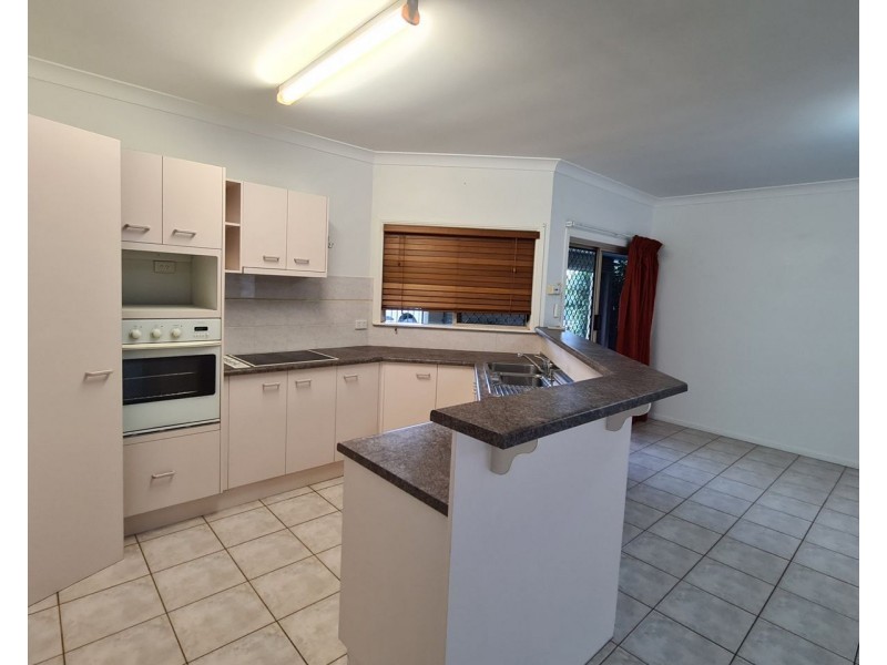 24 Grimes Close, Kanimbla QLD 4870