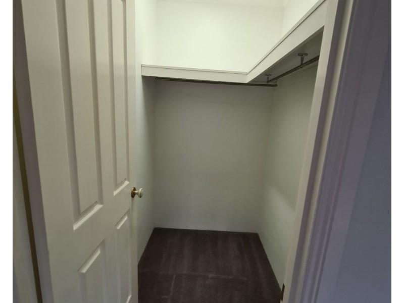 24 Grimes Close, Kanimbla QLD 4870