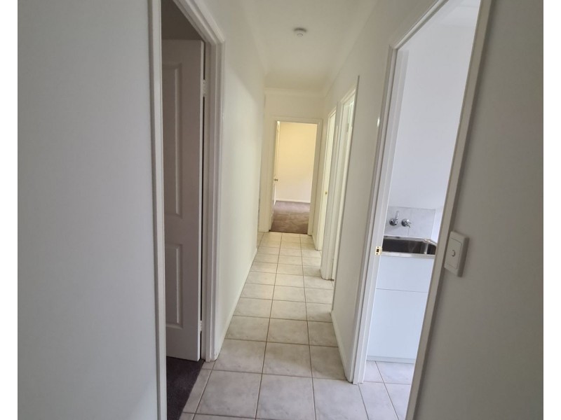 24 Grimes Close, Kanimbla QLD 4870