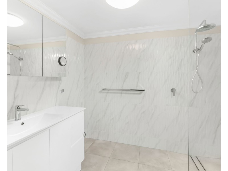 12/310-316 Lake Street, Cairns North QLD 4870