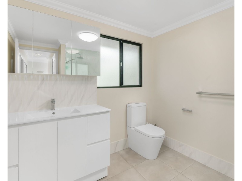 12/310-316 Lake Street, Cairns North QLD 4870