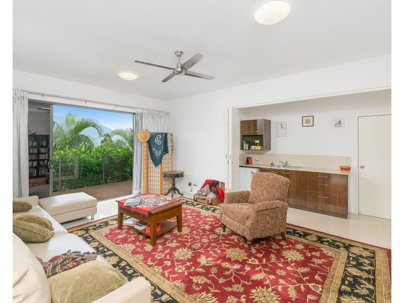 11-13 The Peak Road, Brinsmead QLD 4870