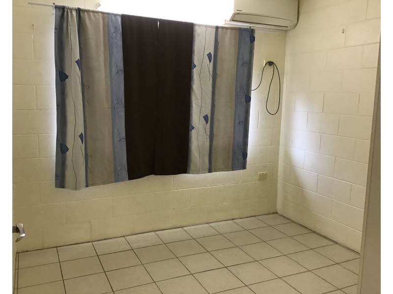 4/217 Lake Street, Cairns City QLD 4870
